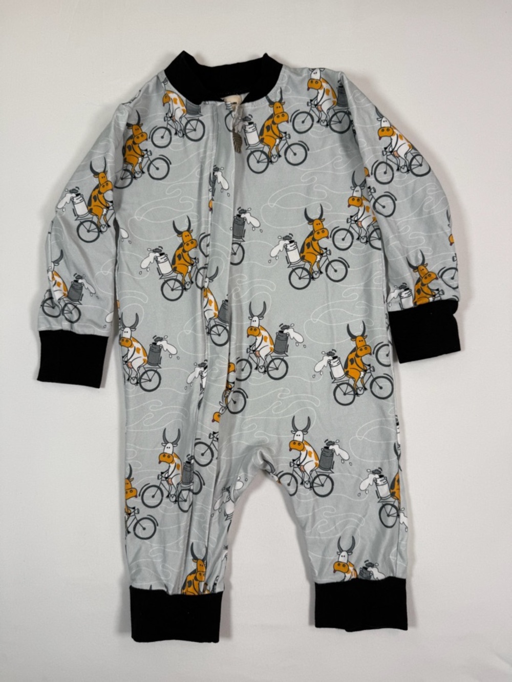 EKA & MAKA Baby Romper Pajamas 12-18M Cow Print Zip Up One Piece Scandinavian